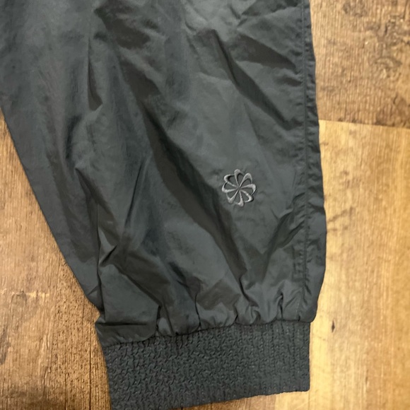 Nike Sportswear Repel Tech Pack Men's Woven Pants- FB7370-068 $120 - Picture 5 of 8